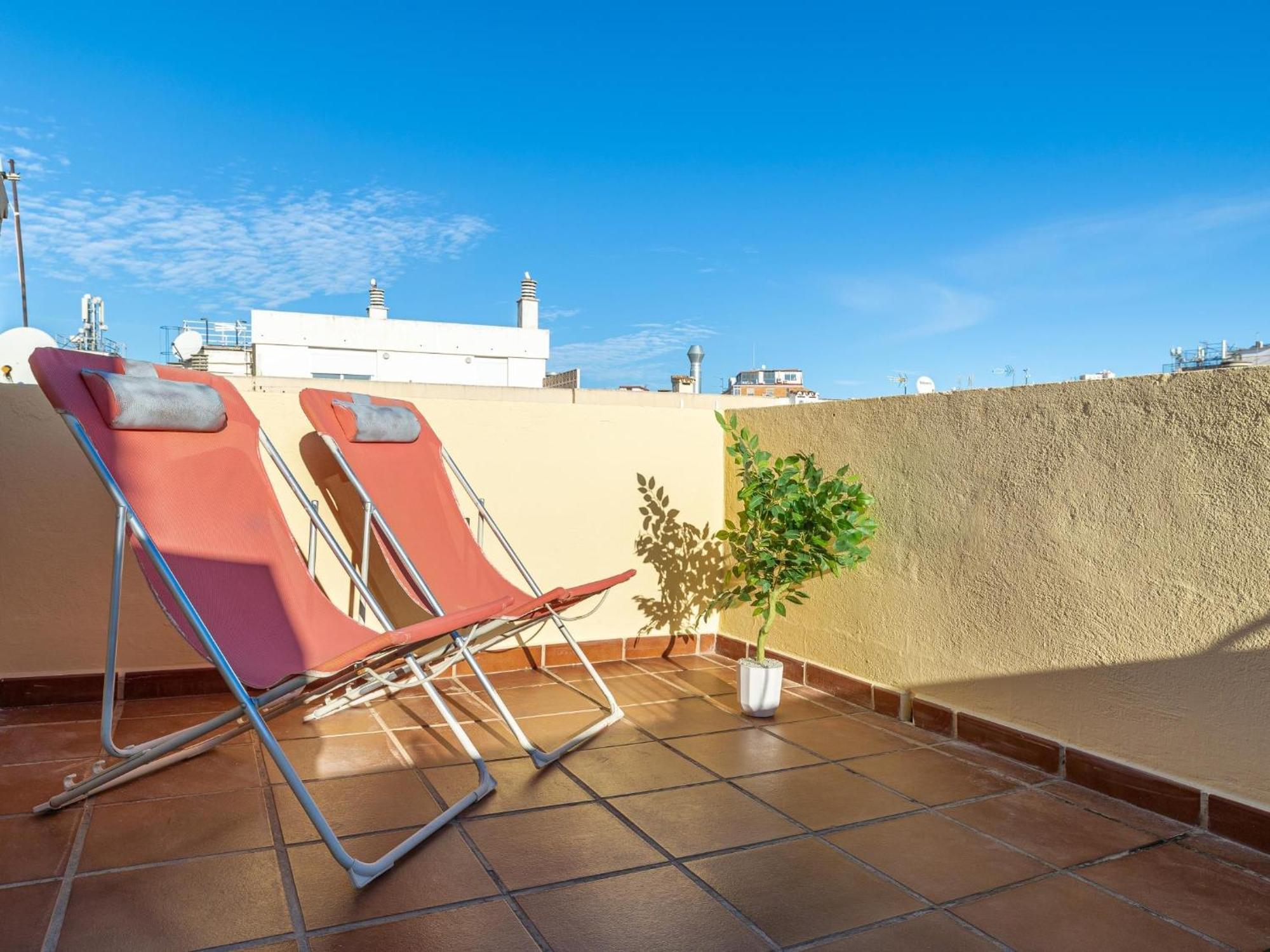 H2M Lazcano With Sunny Terrace In Old Town Malaga Luaran gambar